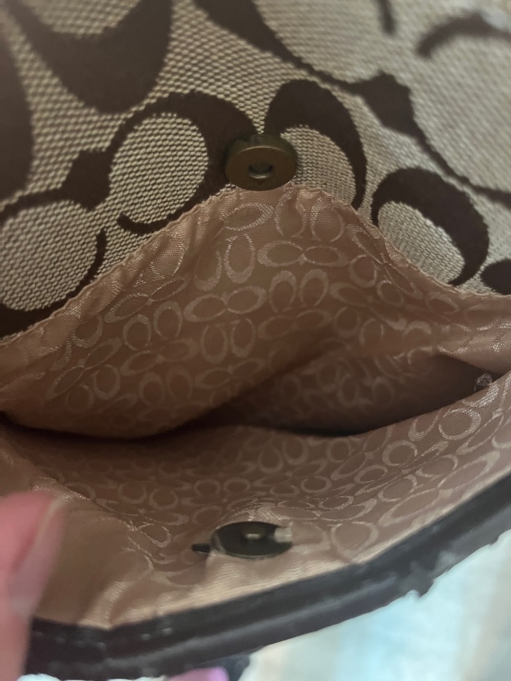 Coach Small Signature Crossbody in Tan and Black - Picture 9 of 11